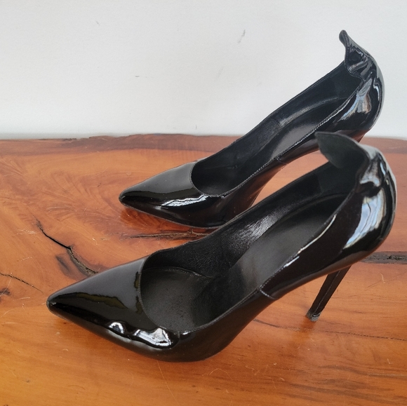 Authentic Saint Laurent Paris patent thorn heels - Picture 4 of 10
